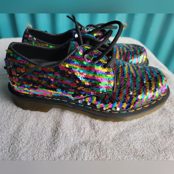 NWOT New Doc Martens Rainbow Sequins Oxford Lace up Shoes Size 7 women's - Picture 5 of 15